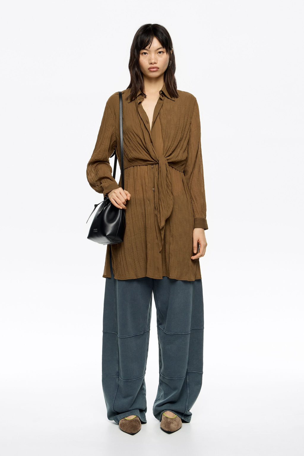 Brown pleated shirt with maxi ties