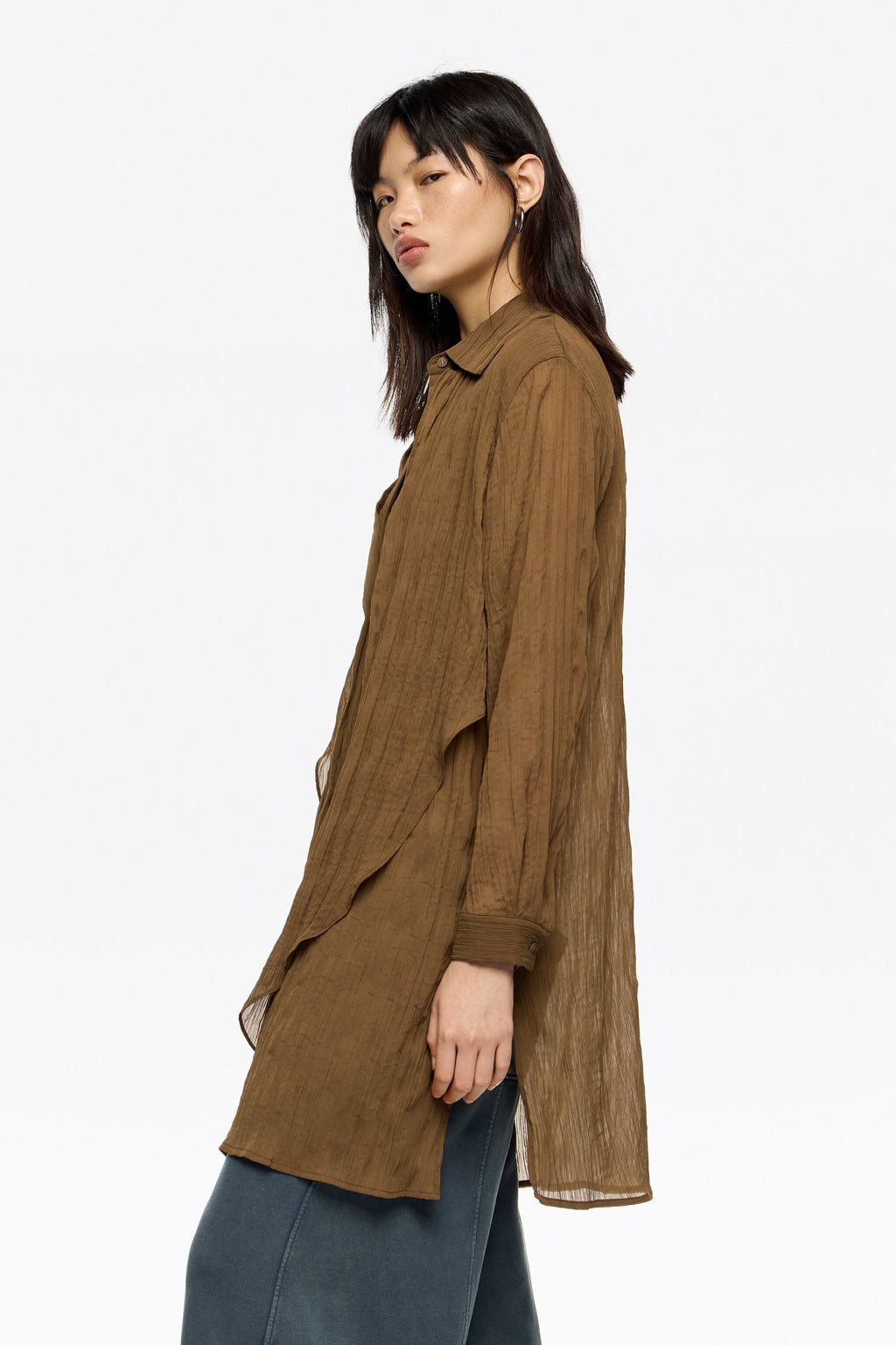 Brown pleated shirt with maxi ties
