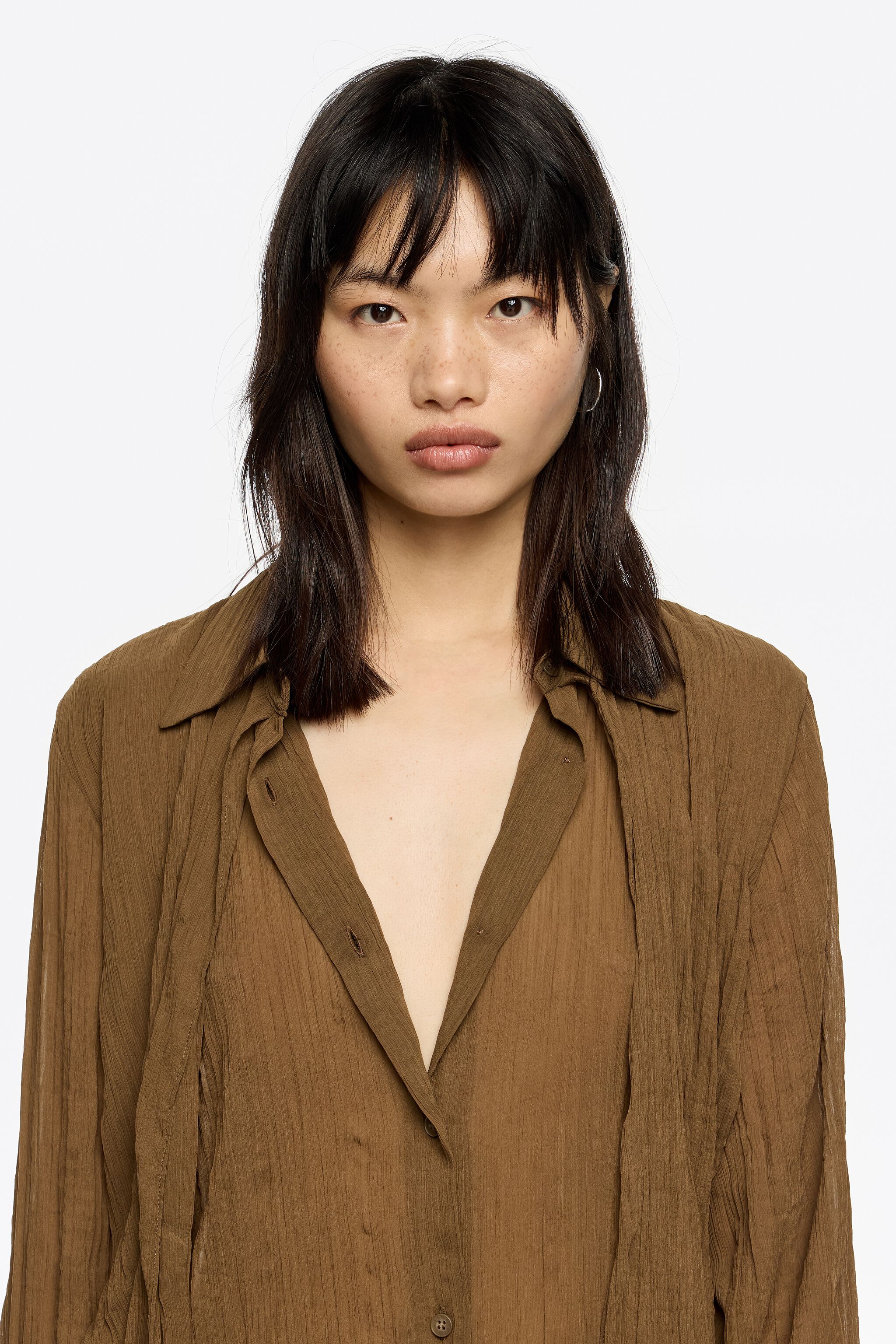 Brown pleated shirt with maxi ties