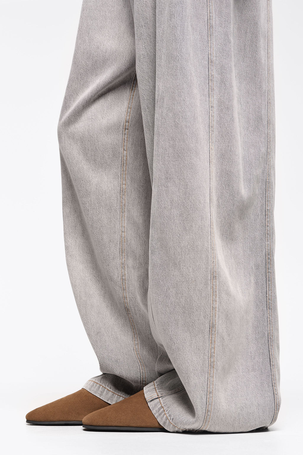 Brown suede leather mule