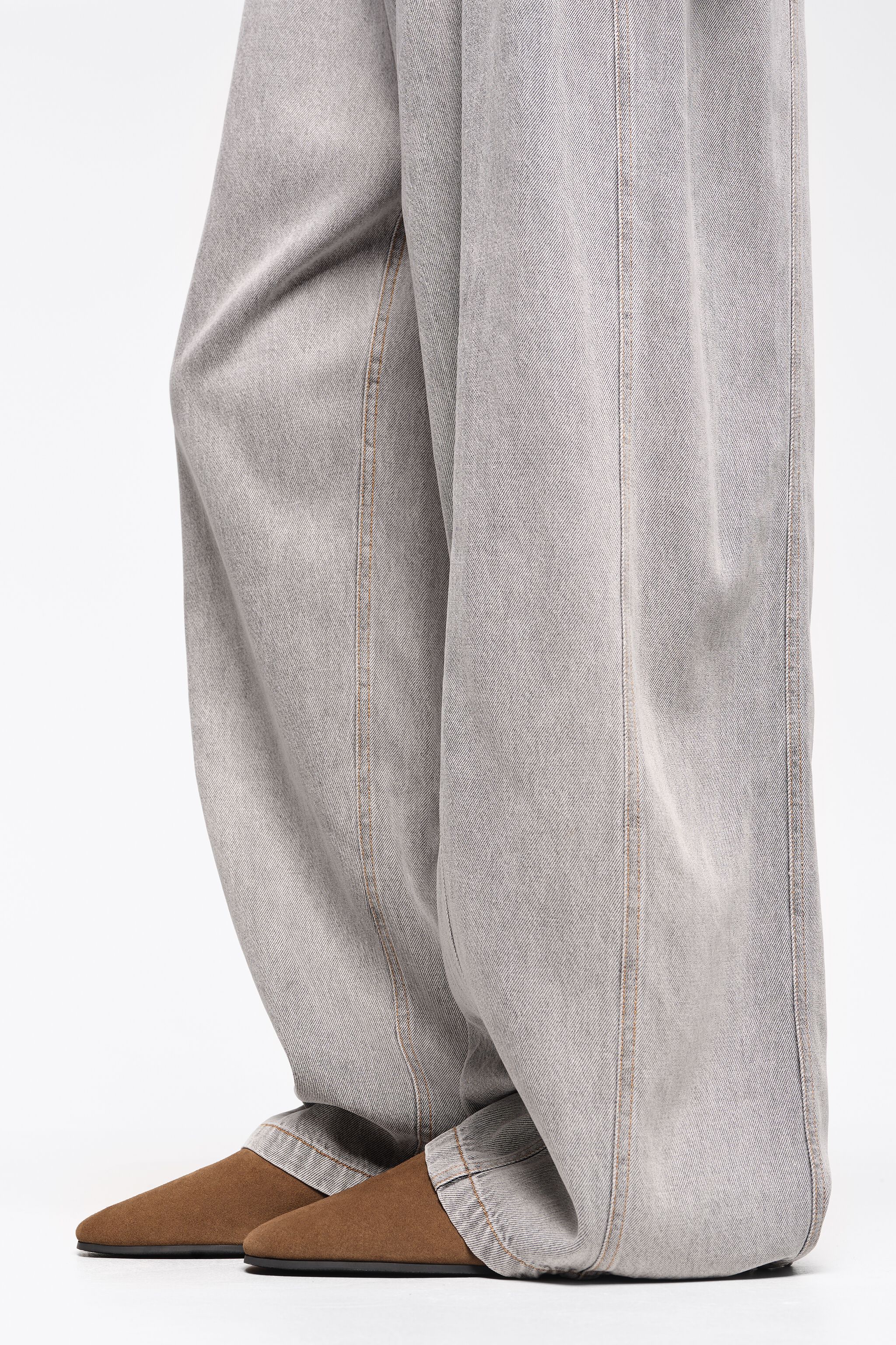 Brown suede leather mule