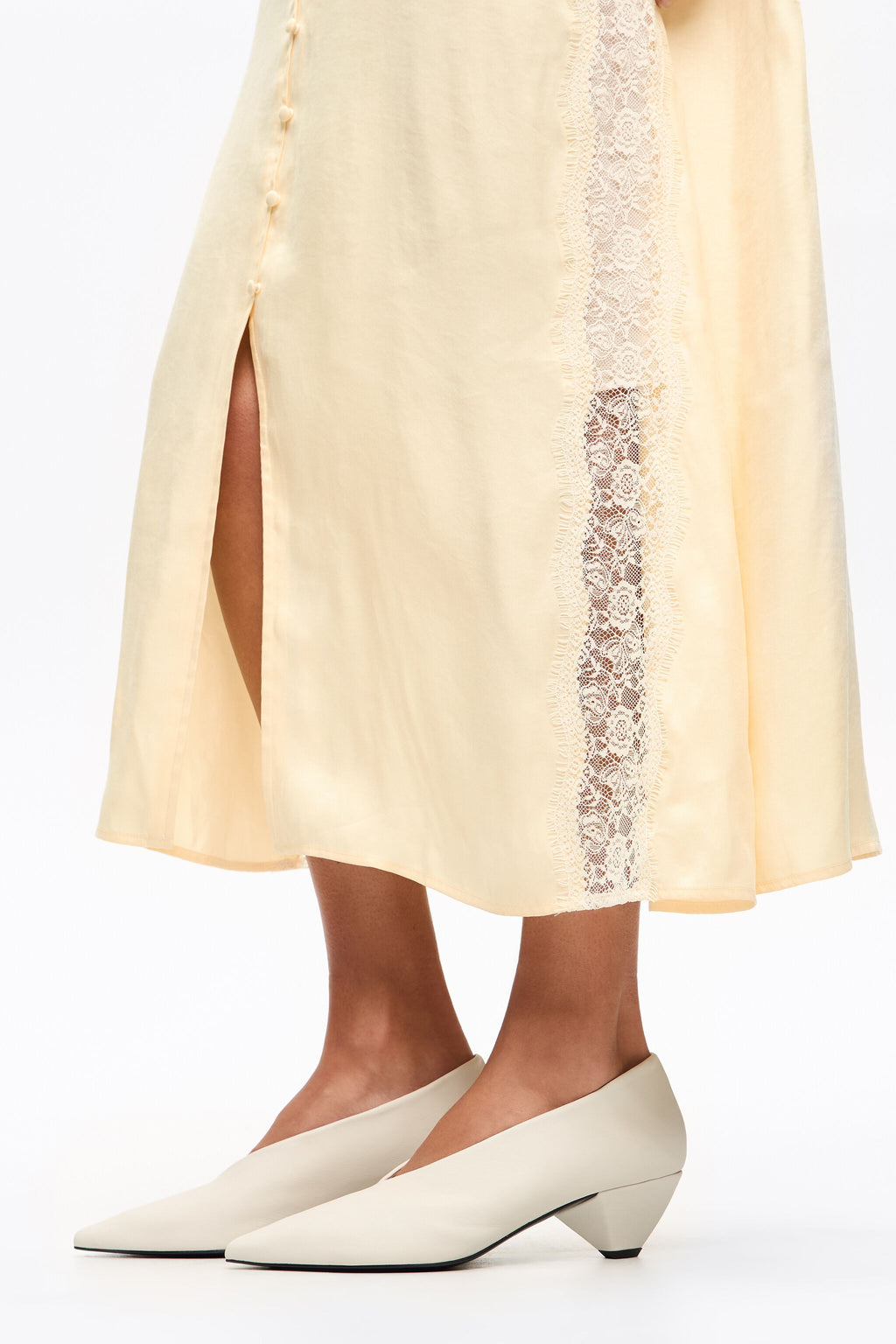 White leather medium heel court shoe