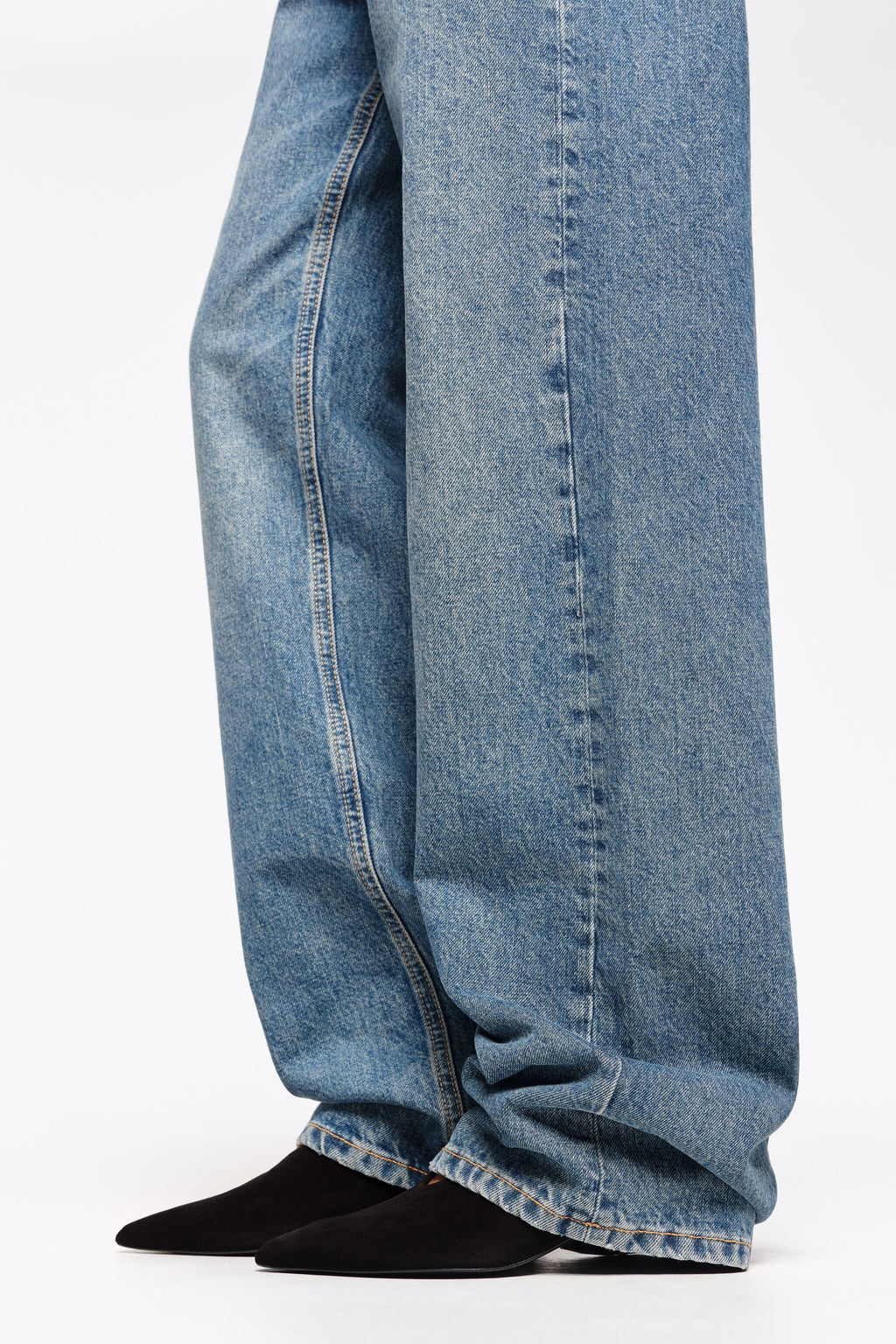 Black suede medium heel court shoe