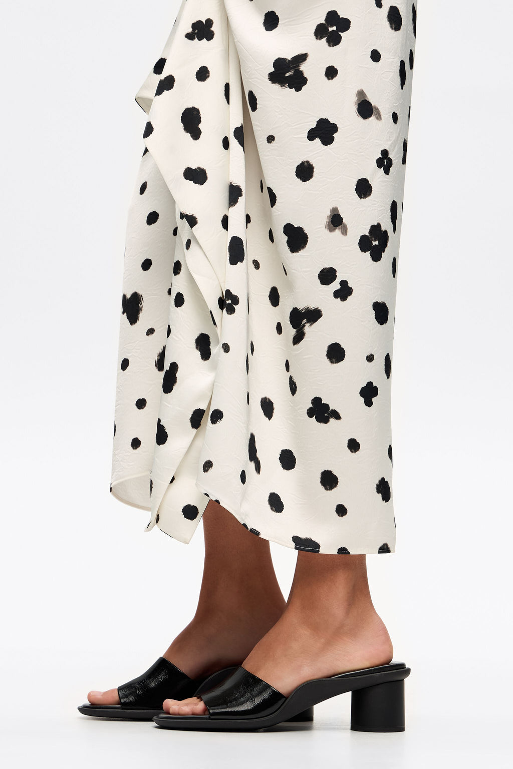 Black leather heel sandal